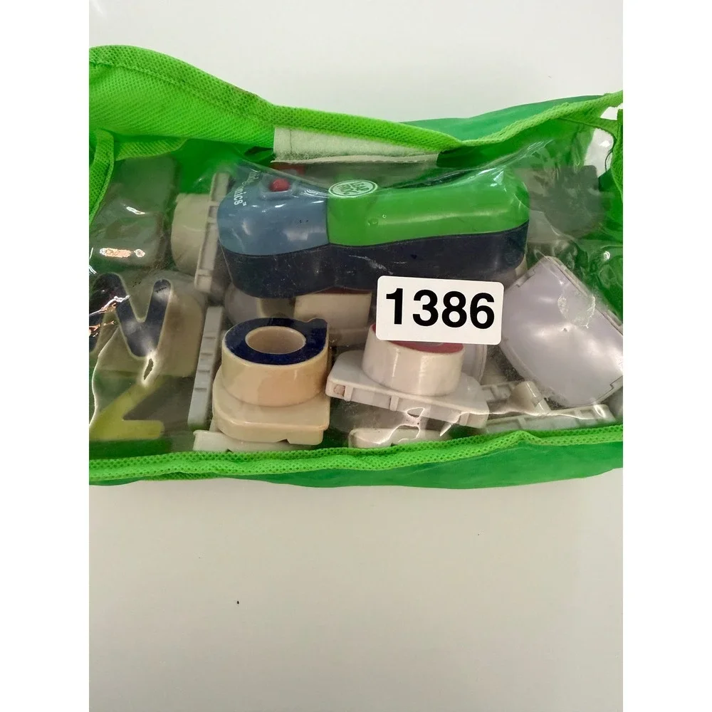 LeapFrog Fridge Phonics Magnetic Letter Set with Storage Bag Missing Letter C, M
